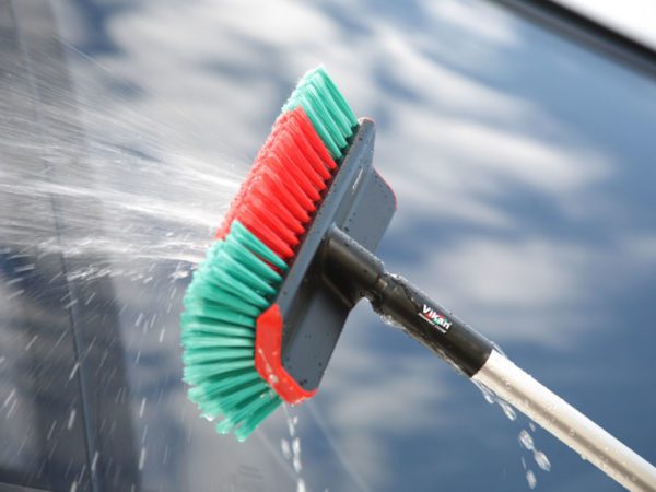 VIKAN HI-LO TRUCK WASH BRUSH
