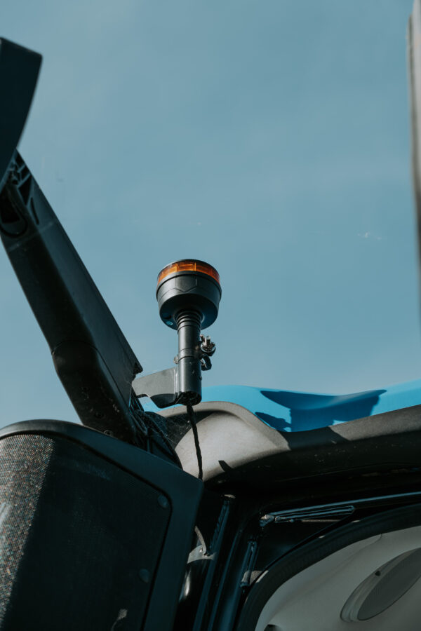 led pole mount beacon