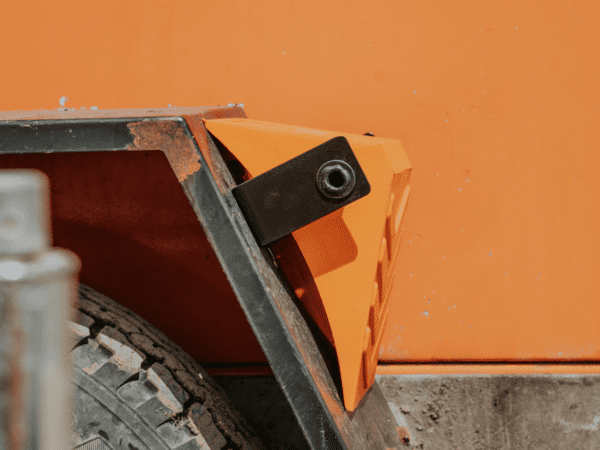 5t wheel chock in bracket