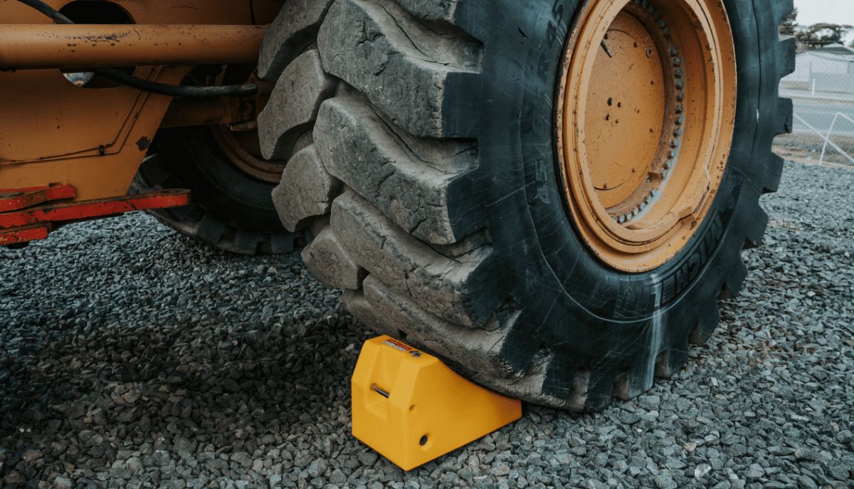How to Choose the Right Wheel Chocks for Site Safety